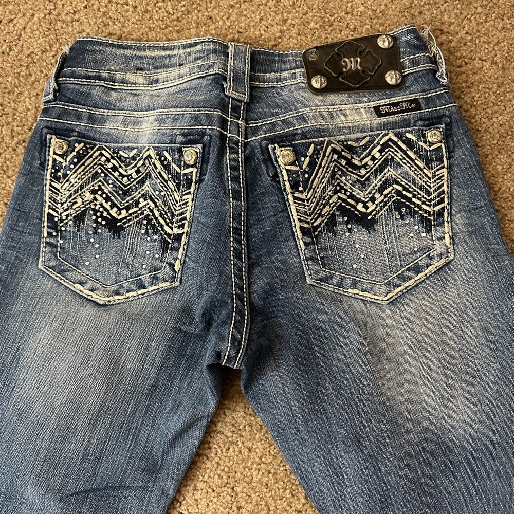 Miss Me. Jeans. 26 Boot. JE8000BR